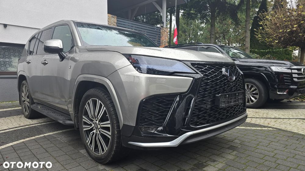 Lexus LX - 6