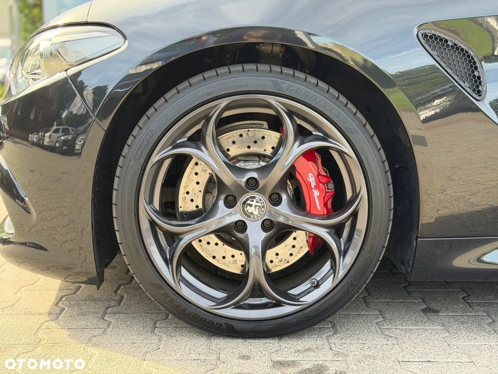 Alfa Romeo Giulia 2.9 V6 Bi-Turbo AT8 Quadrifoglio - 37