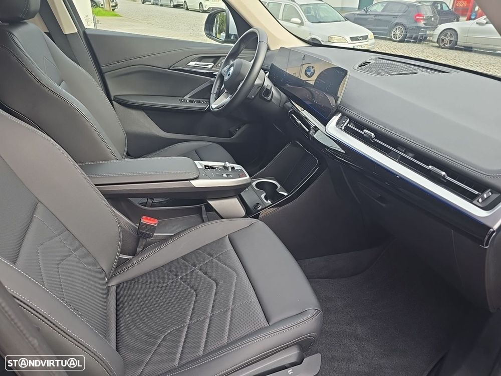 BMW iX1 eDrive20 xLine - 16