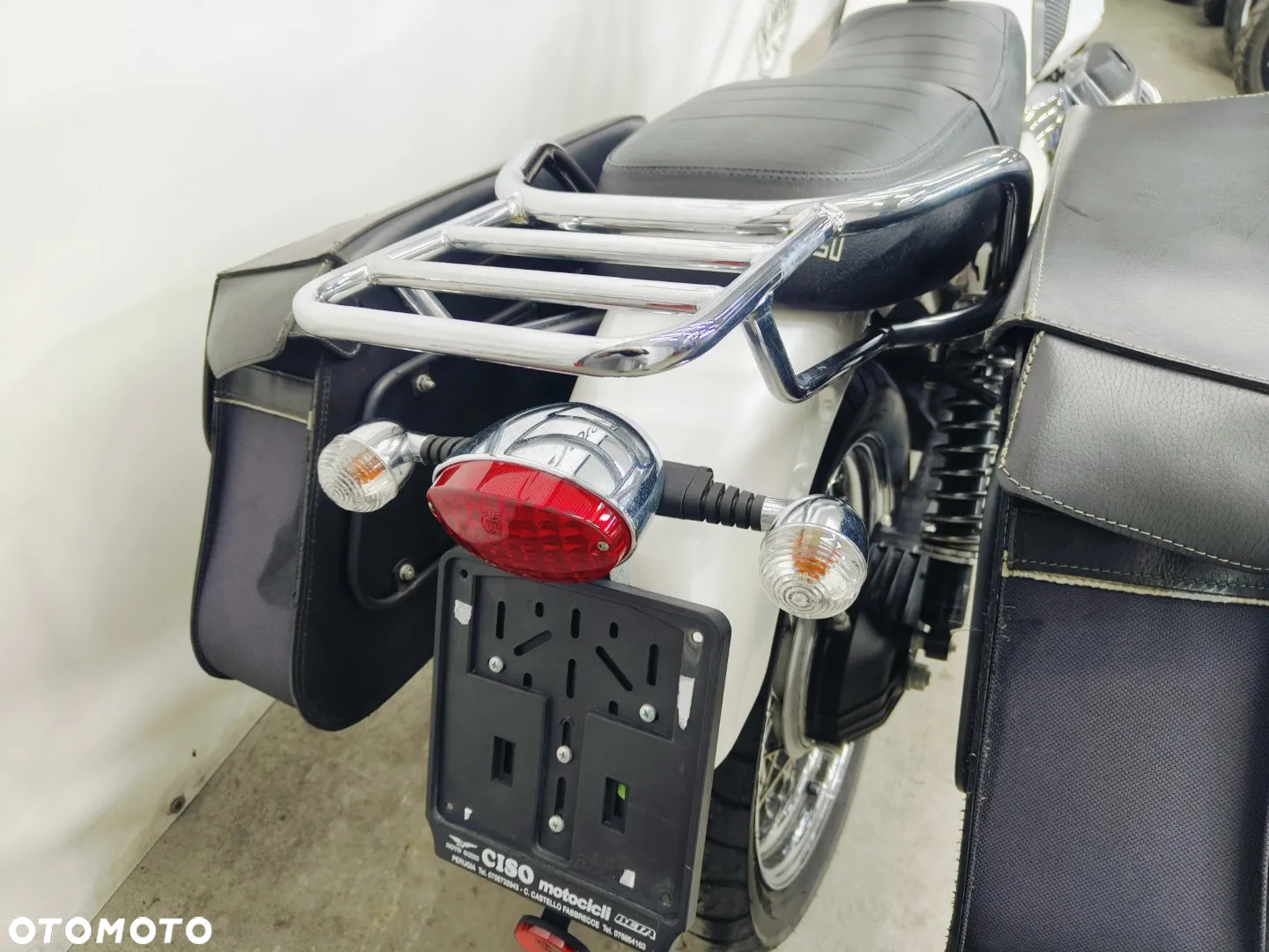 Moto Guzzi V7 - 9