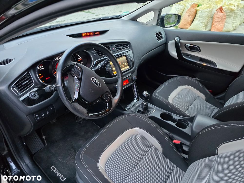 Kia Ceed 1.6 GDI L - 7
