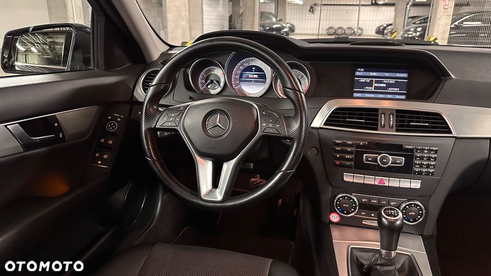 Mercedes-Benz Klasa C 180 BlueEFFICIENCY Avantgarde - 21