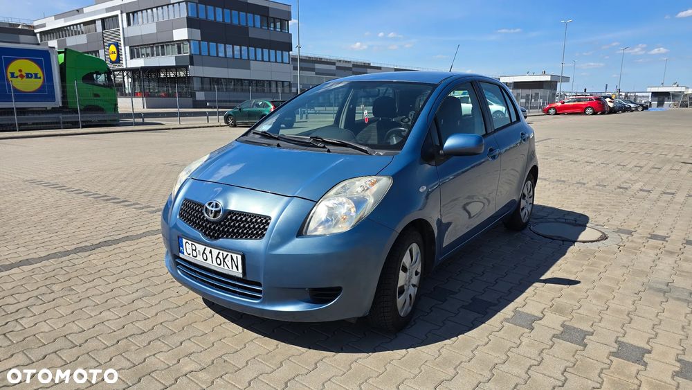 Toyota Yaris - 1