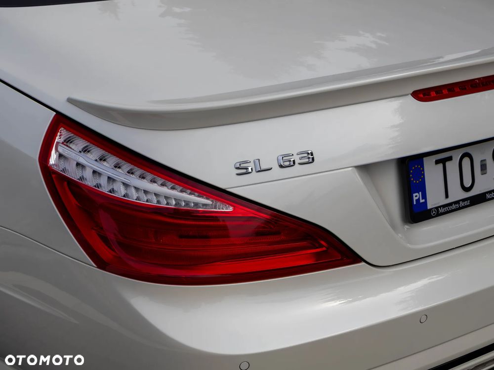 Mercedes-Benz SL 63 AMG - 32