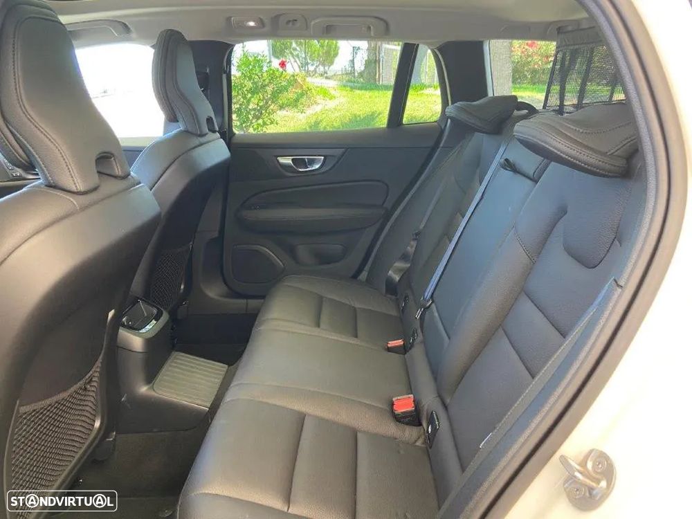 Volvo V60 2.0 T6 AWD TE Plus Dark - 14