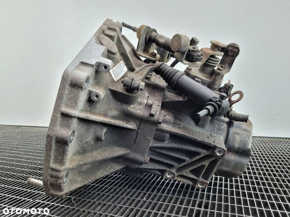 SKRZYNIA BIEGÓW MANUALNA SUZUKI SWIFT III 1.3 BENZYNA 92KM ZNO ZN0 - 6