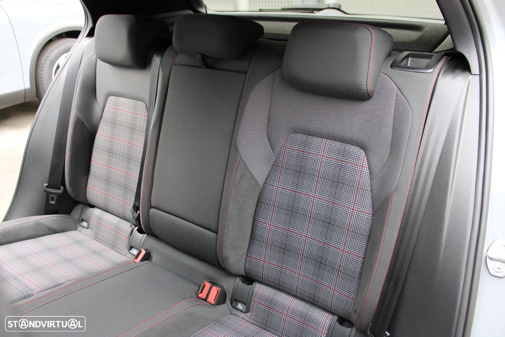 VW Golf 2.0 TSI GTI DSG Performance - 45