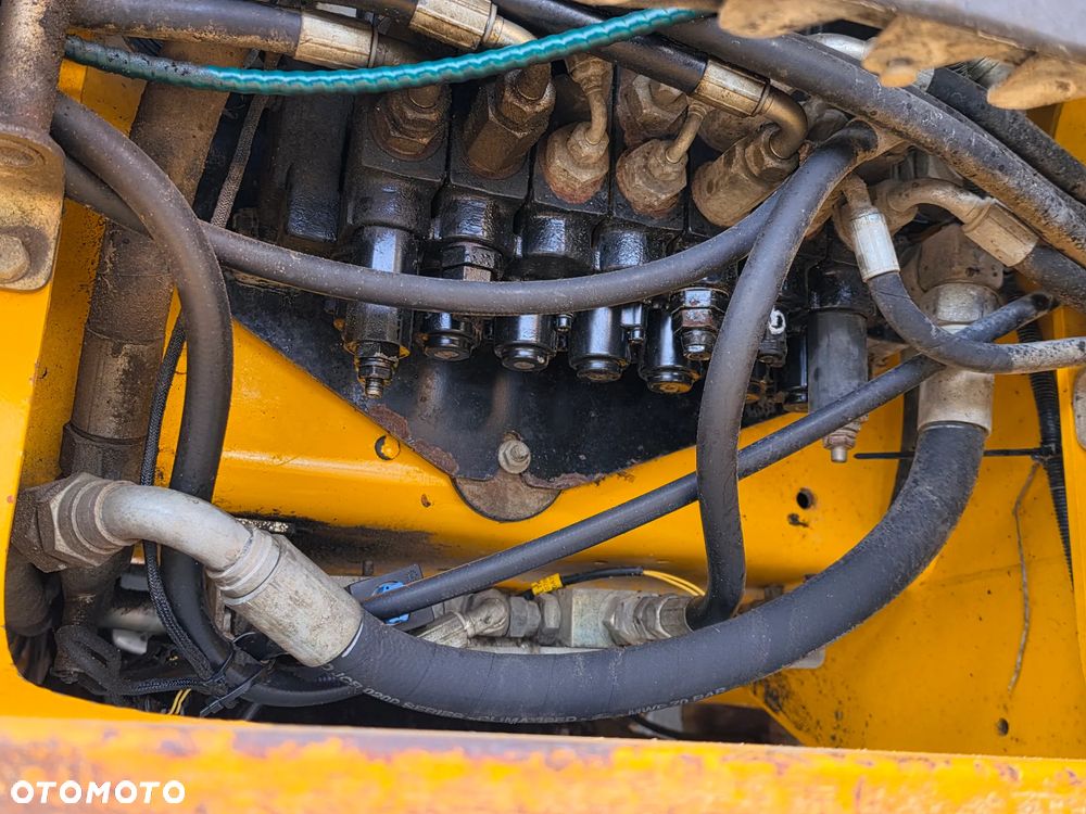 JCB 4CX / Szybkozłącze przód i tył - 16