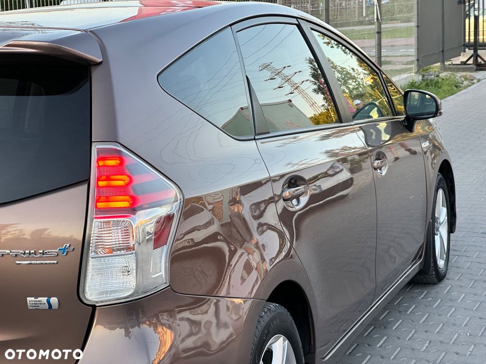 Toyota Prius+ (Hybrid) Executive - 17