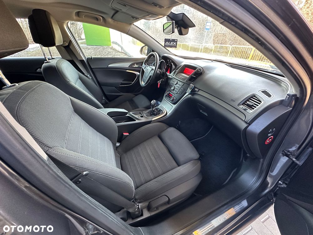 Opel Insignia - 32