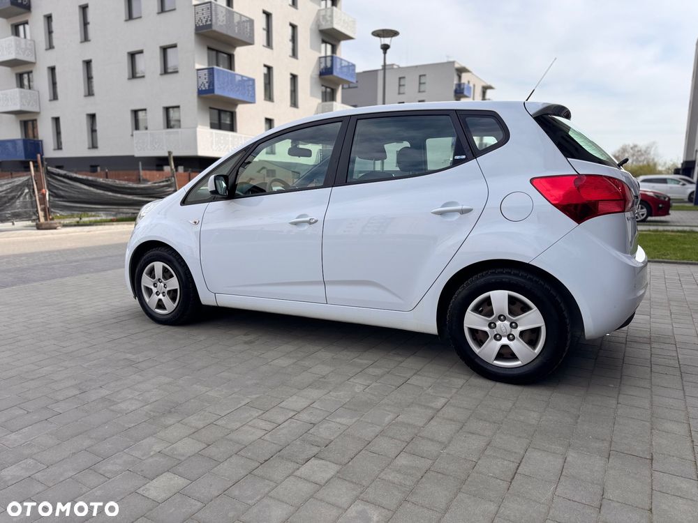 Kia Venga 1.4 Business Line - 11