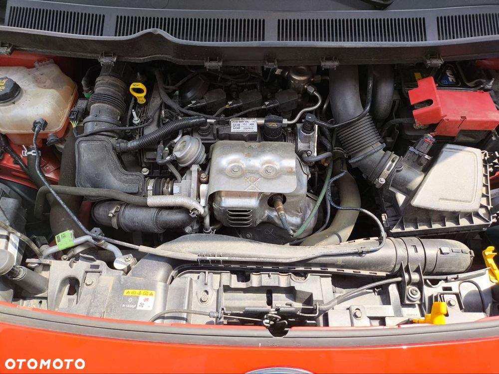 Ford Transit Courier - 11