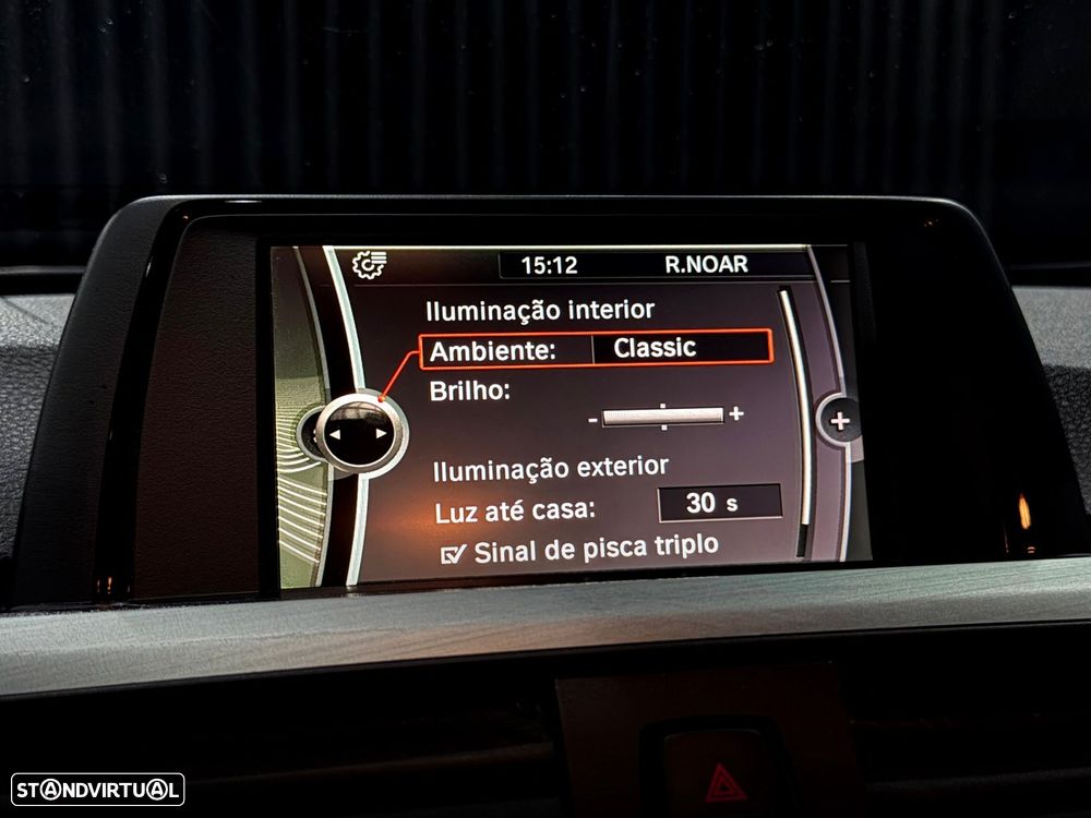 BMW 320 d Line Sport - 22