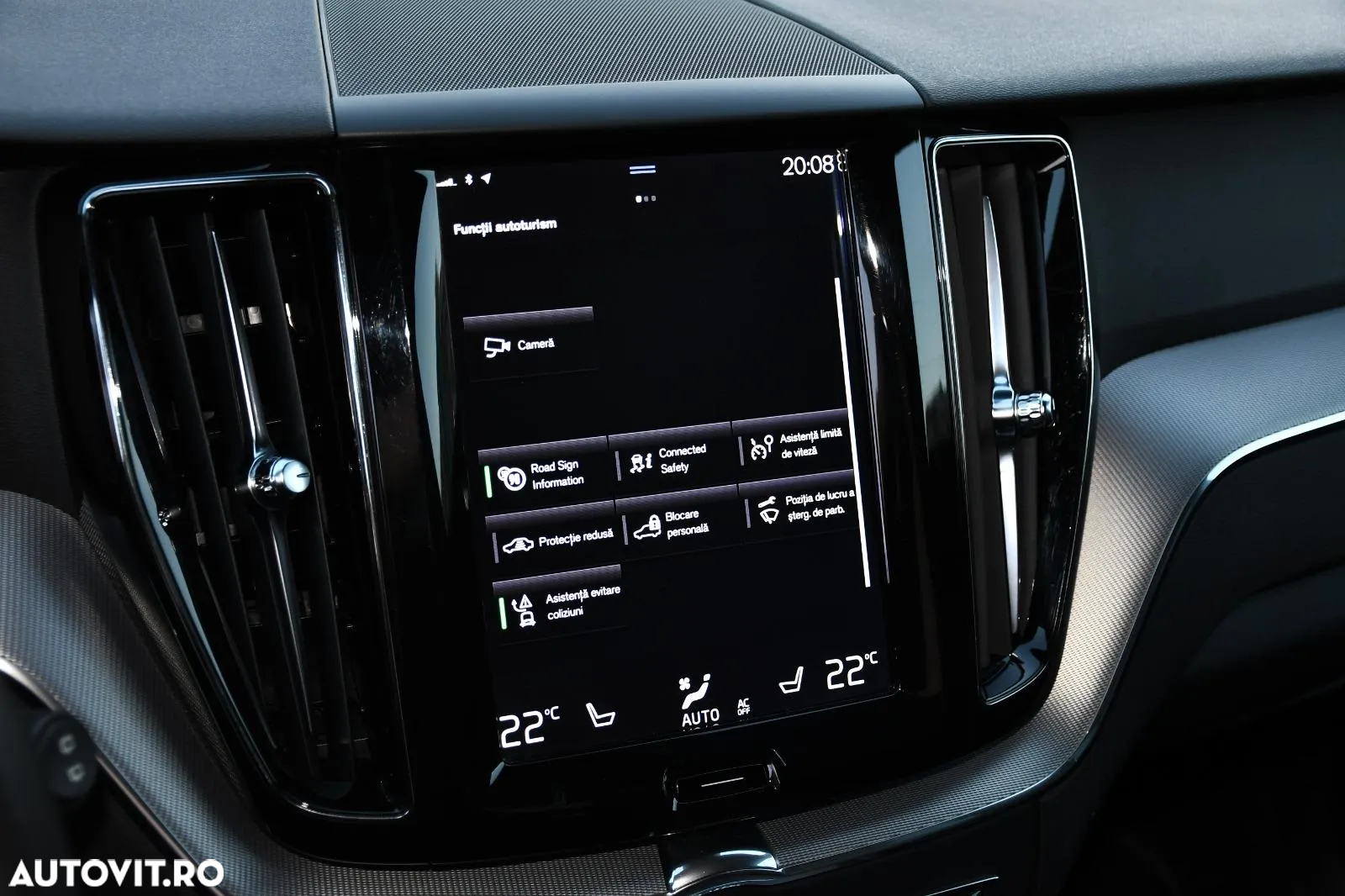 Volvo XC 60 B4 MHEV AT AWD Plus Dark - 27