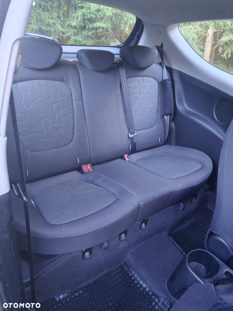 Hyundai i20 1.4 CRDi Comfort EU5 - 11