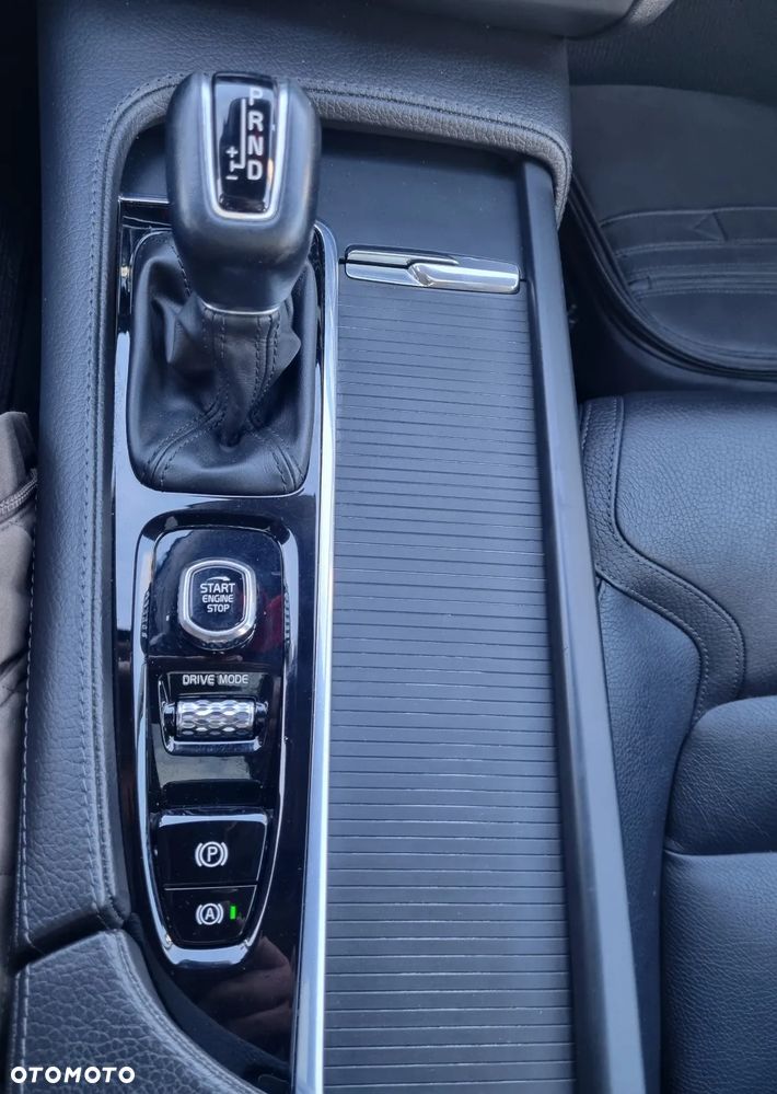 Volvo V90 Cross Country D4 AWD Geartronic Pro - 26