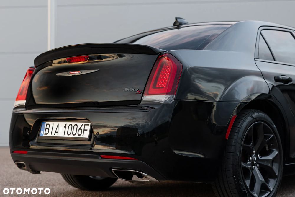 Chrysler 300s - 9