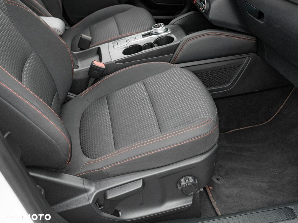 Ford Kuga 2.5 FHEV FWD ST-Line - 35