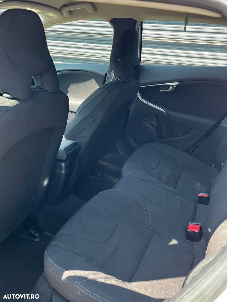 Volvo V40 D2 - 4