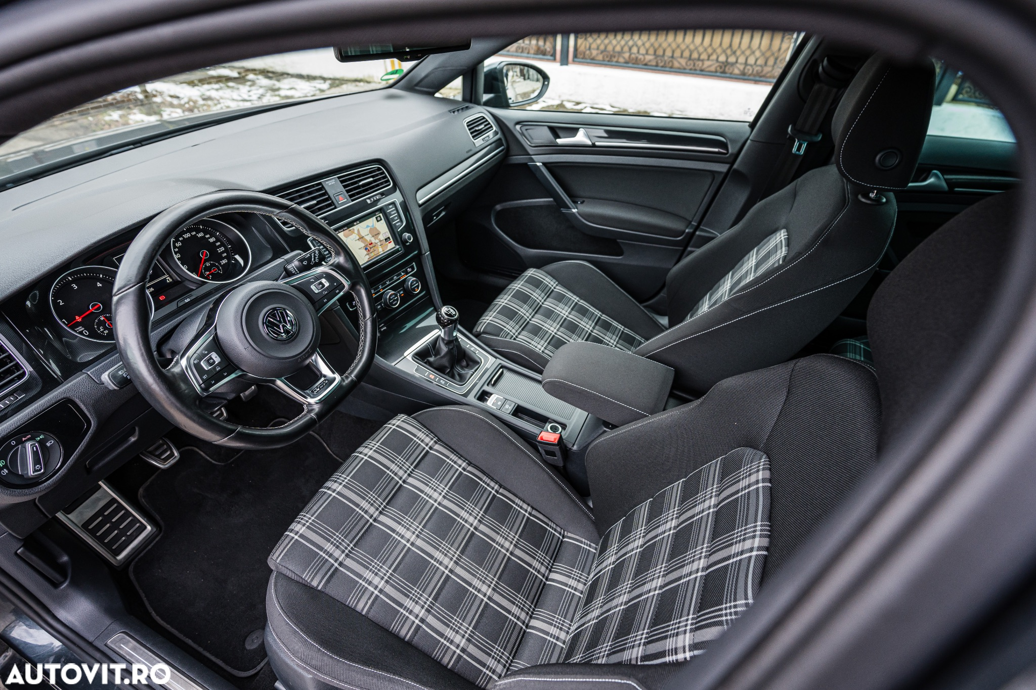 Volkswagen Golf 2.0 TDI GTD - 6