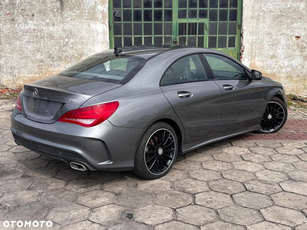 Mercedes-Benz CLA 250 7G-DCT AMG Line - 12