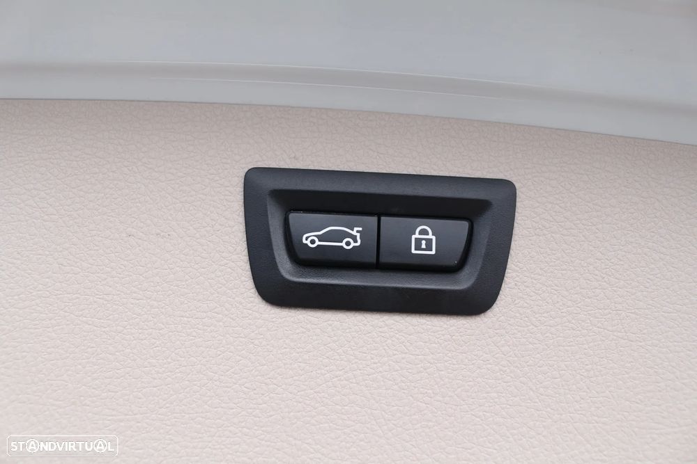 BMW 320 d Touring Line Sport Auto - 40