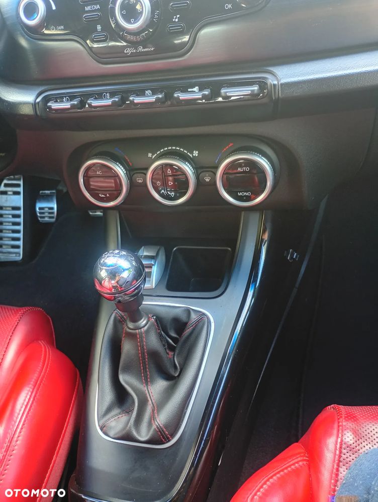 Alfa Romeo Giulietta 2.0 JTDM 16V - 18