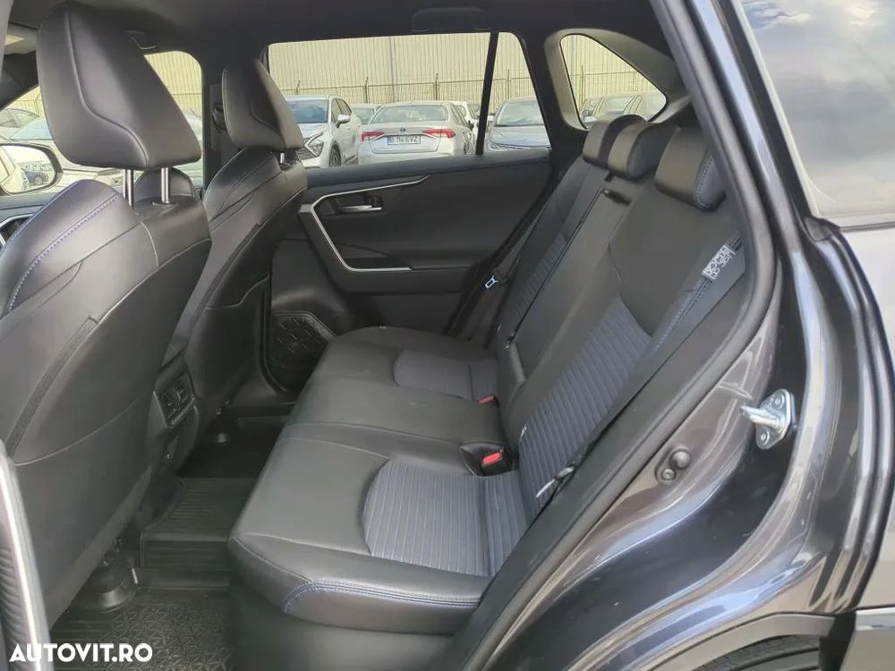 Toyota RAV4 - 4