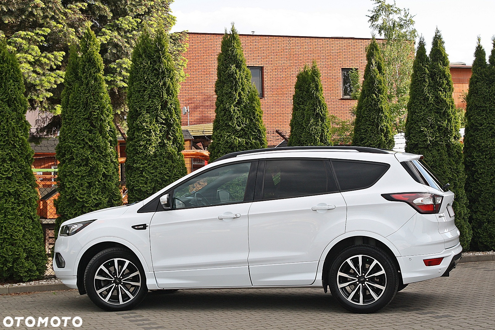 Ford Kuga 2.0 TDCi 2x4 ST-Line - 17