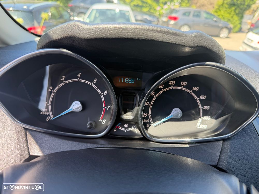 Ford Fiesta 1.0 T EcoBoost Titanium - 12