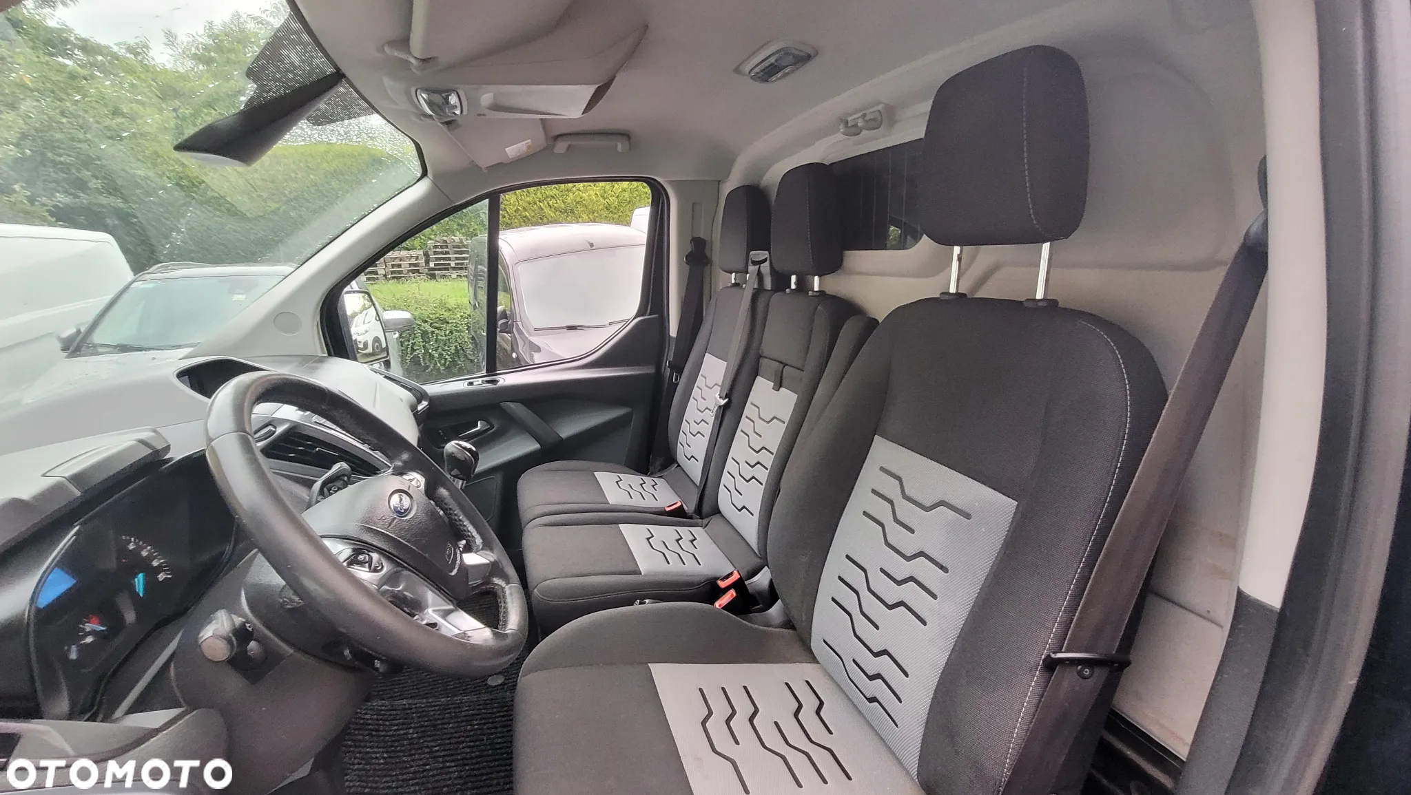 Ford TRANSIT CUSTOM LIMITED L2 2.2TDCI-155PS - 13