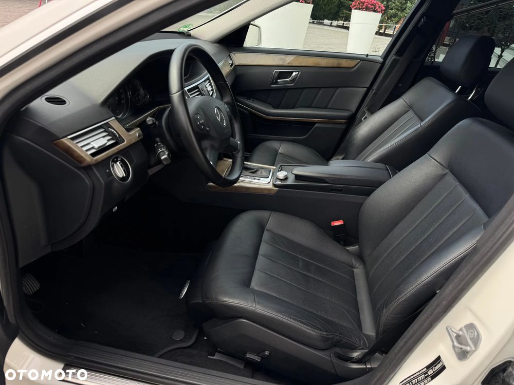 Mercedes-Benz Klasa E - 24