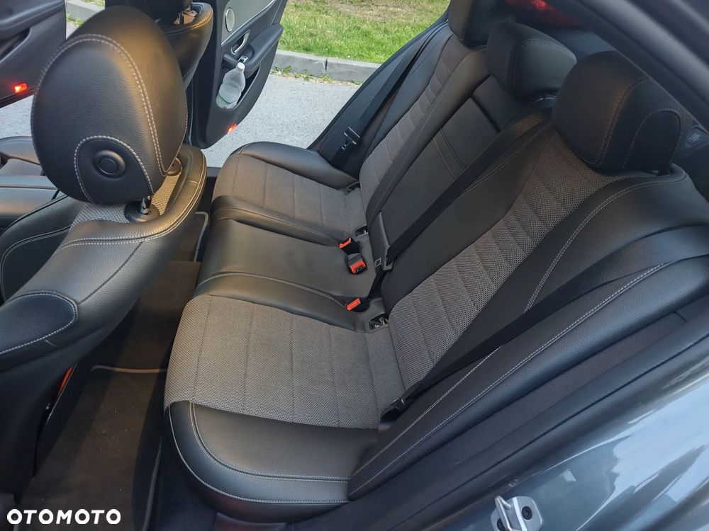 Mercedes-Benz Klasa E 200 d 9G-TRONIC - 20