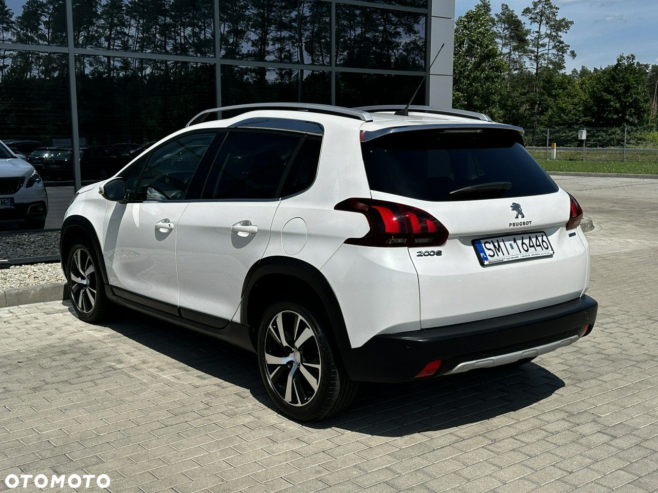 Peugeot 2008 1.2 Pure Tech Allure S&S - 7