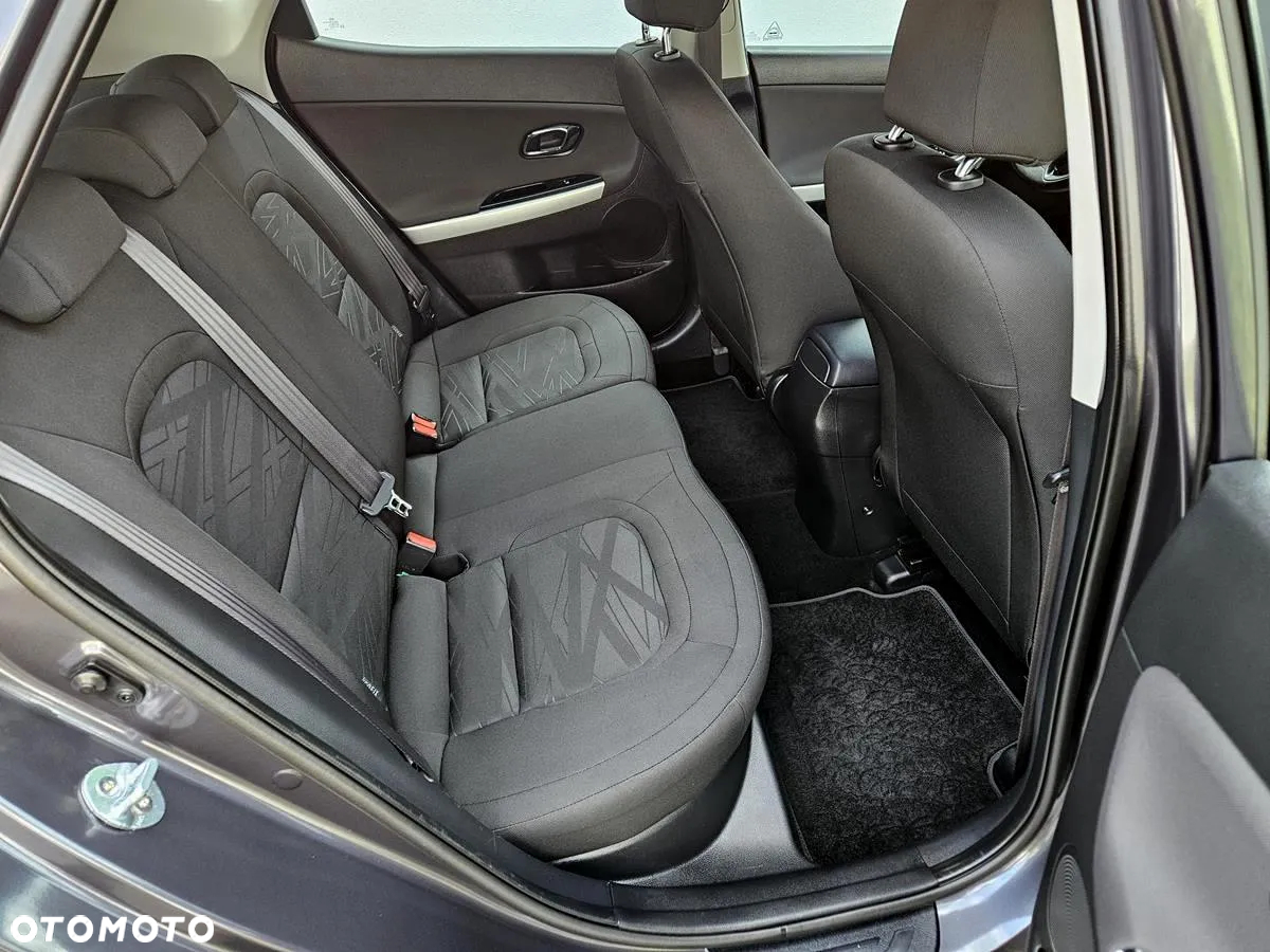 Kia Ceed 1.4 CVVT Dream Team Edition - 23