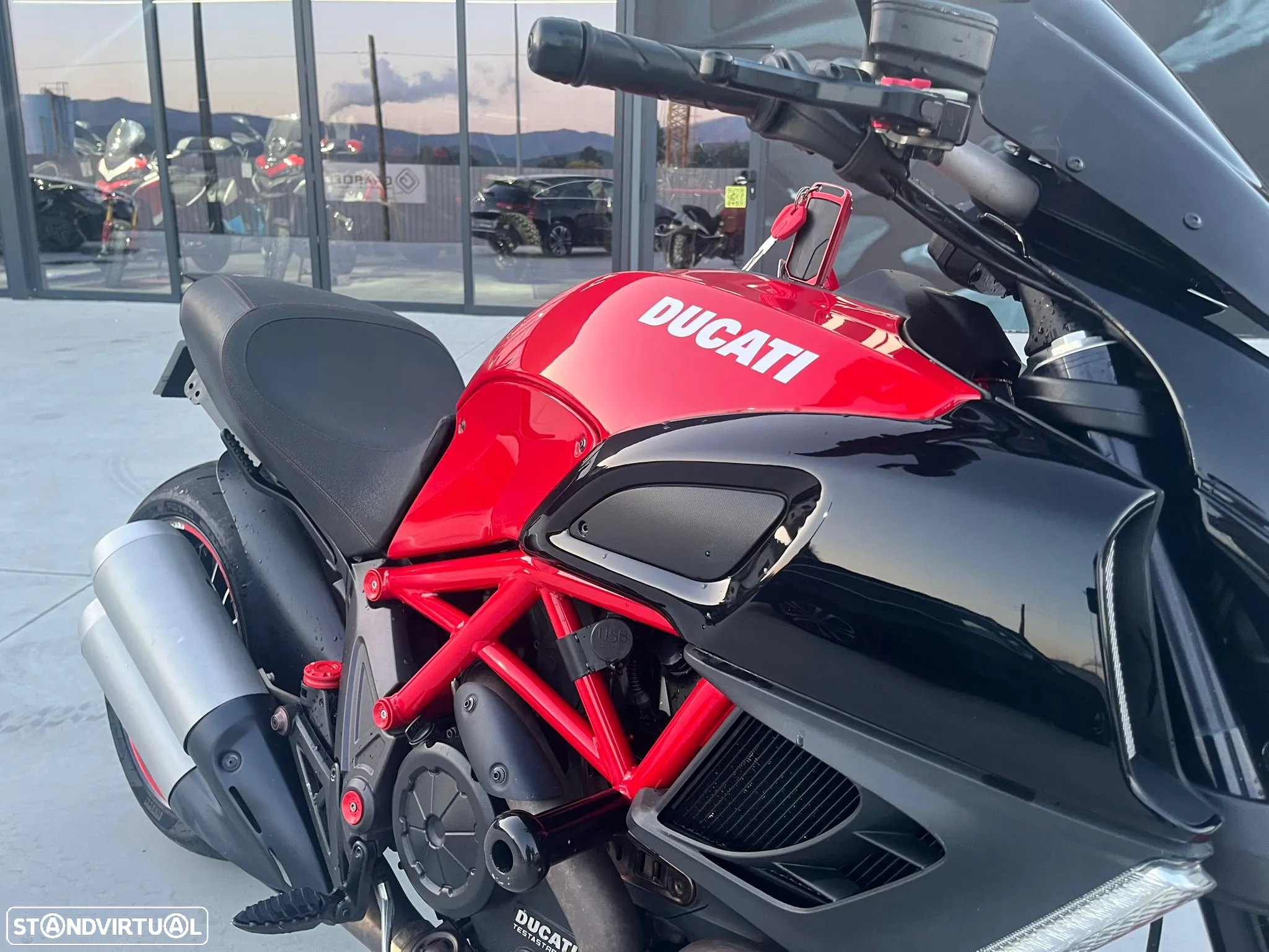 Ducati Diavel 1200 ABS - 2