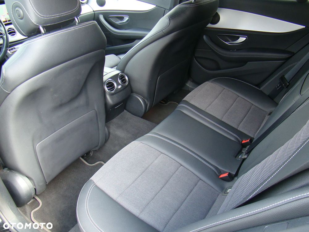Mercedes-Benz Klasa E 300 de 9G-TRONIC Avantgarde - 31
