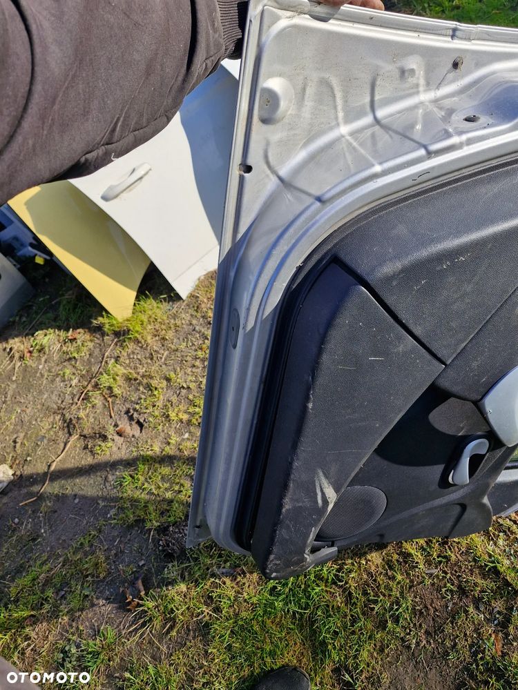 Drzwi Lewe przód przednie tył tylne  Dacia Logan MCV lift - 2