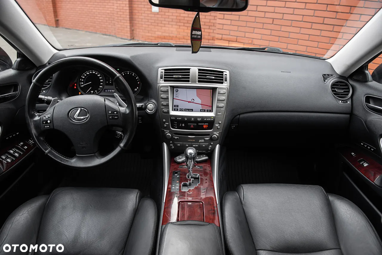Lexus IS 250 Prestige - 28