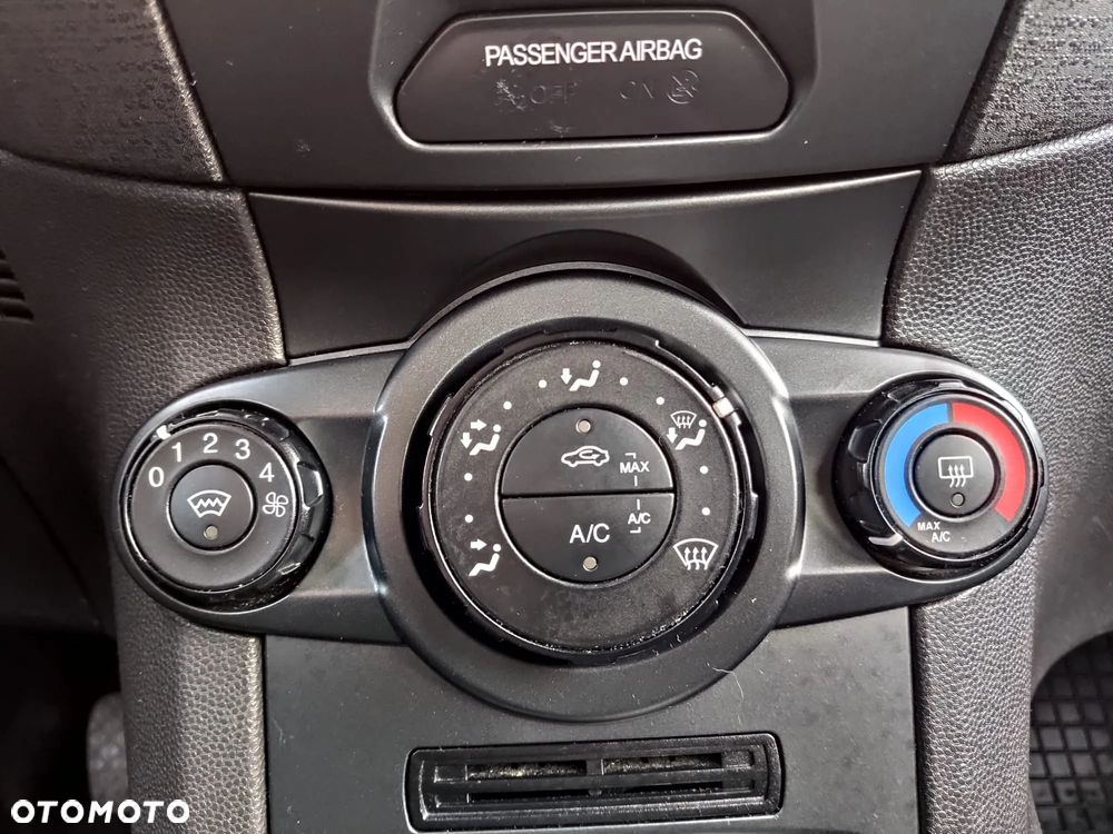 Ford Fiesta 1.4 Trend - 21