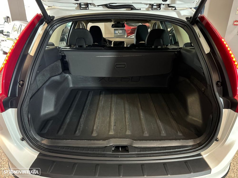 Volvo XC 60 2.4 D3 Momentum Start/Stop - 28
