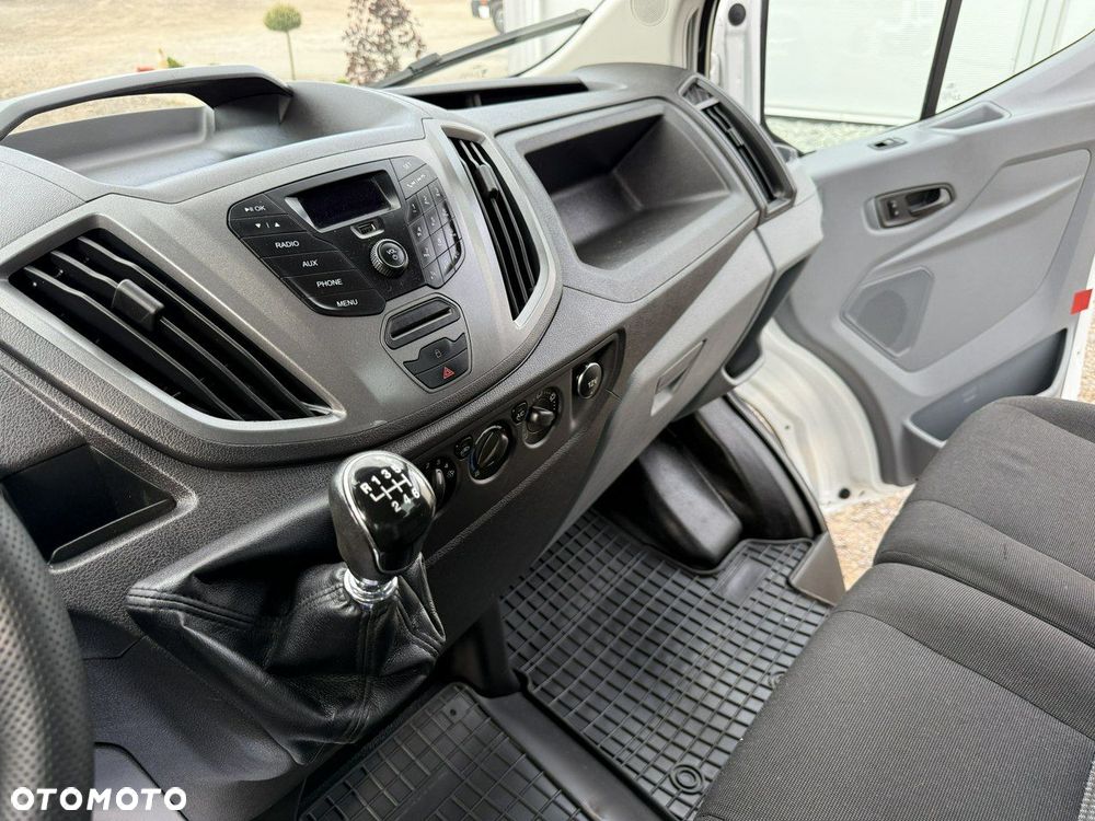 Ford Transit - 12