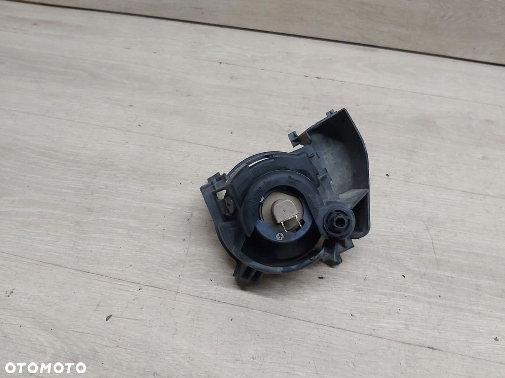 Subaru Forester II SG 2,0 LIFT halogen prawy przód - 3