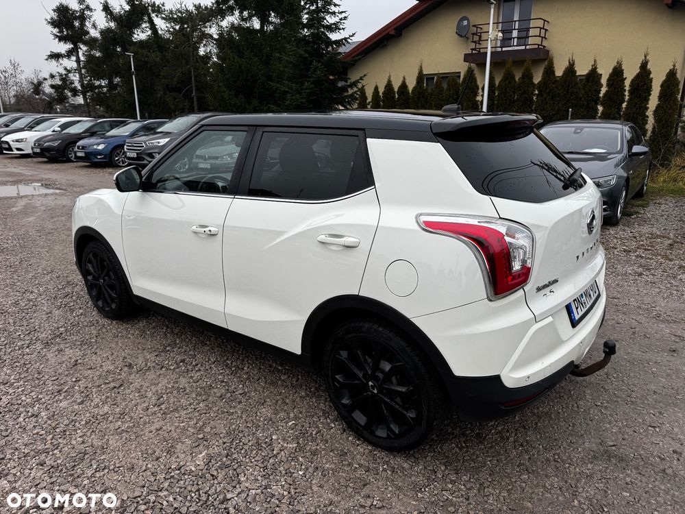 SsangYong/KGM Tivoli e-XGi 160 2WD Black+White - 16