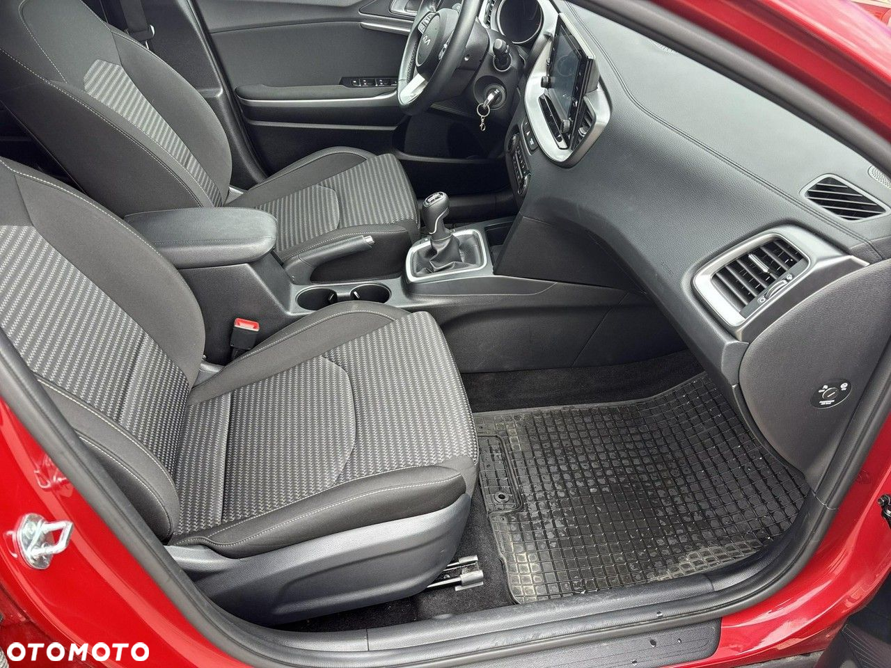 Kia XCeed 1.5 T-GDI M - 13