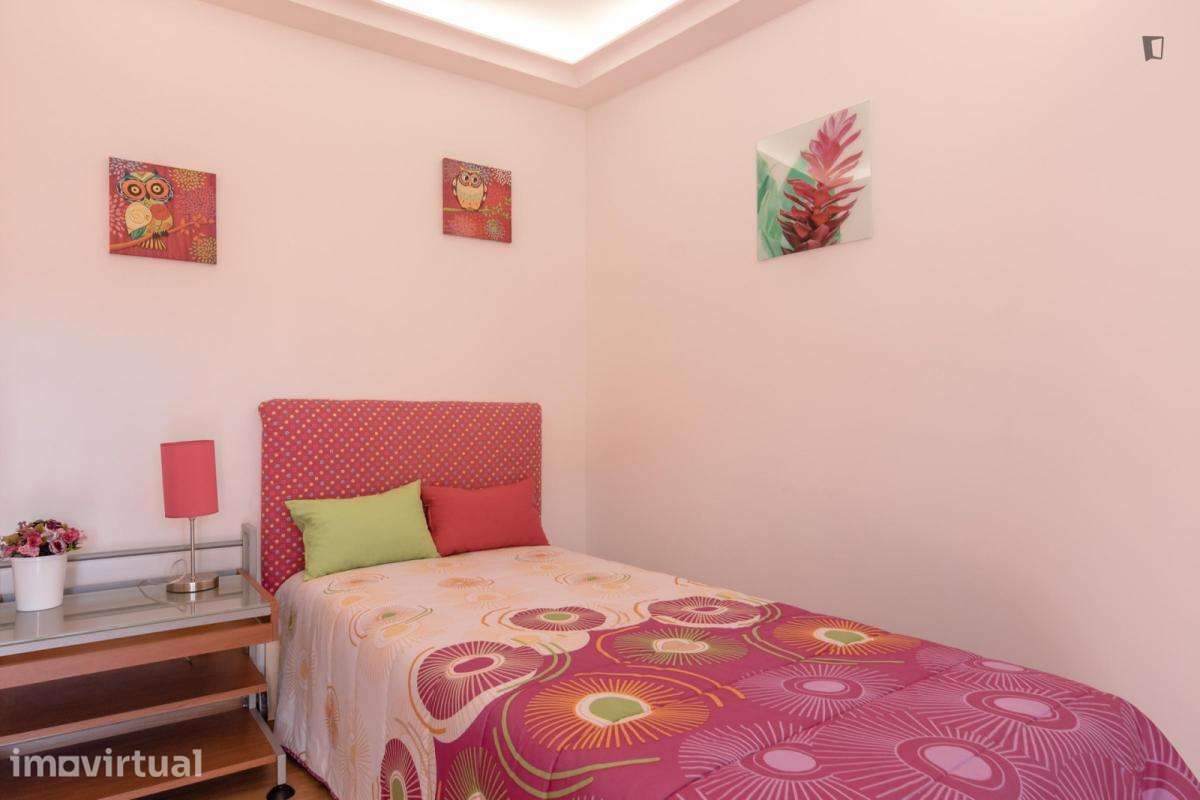 Quarto - localizado em Campolide Lisbon - Grande imagem: 3/13