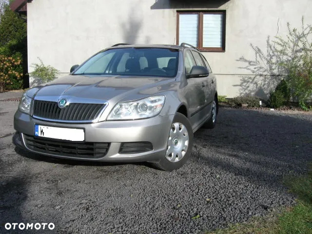 Skoda Octavia 1.6 Ambiente - 3