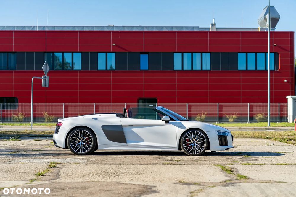 Audi R8 Spyder - 11