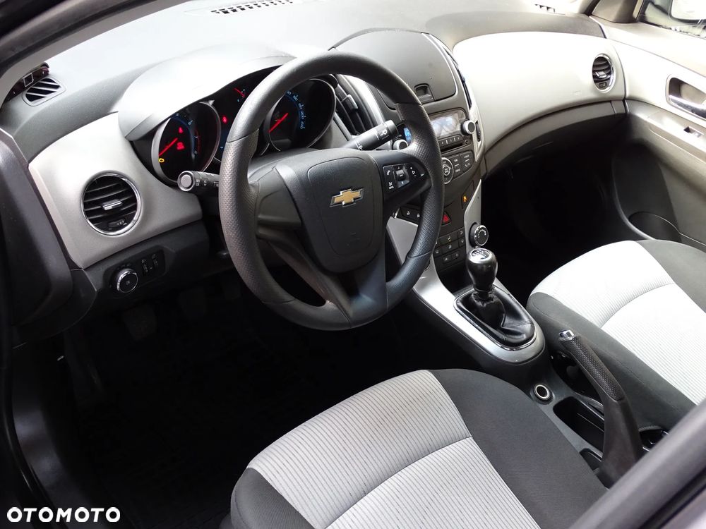 Chevrolet Cruze - 33