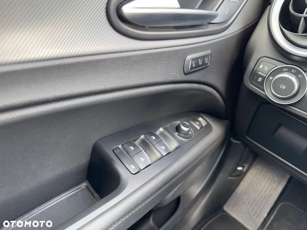 Alfa Romeo Stelvio 2.0 Turbo Veloce Q4 - 12